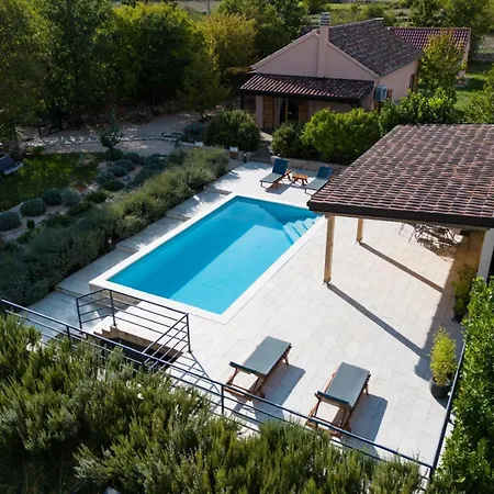 Mediterranean Countryside Retreat * Brštanovo