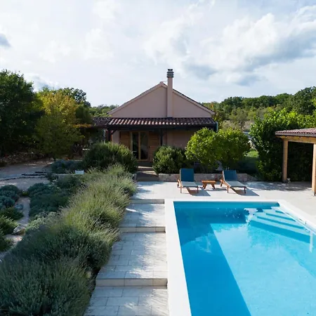 Mediterranean Countryside Retreat Brštanovo