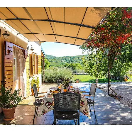 Mediterranean Countryside Retreat Ferienhaus