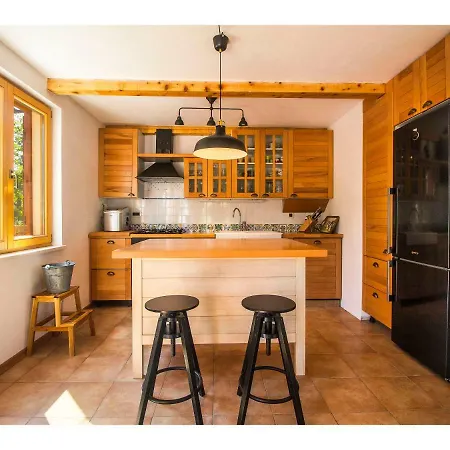 Mediterranean Countryside Retreat Brstanovo