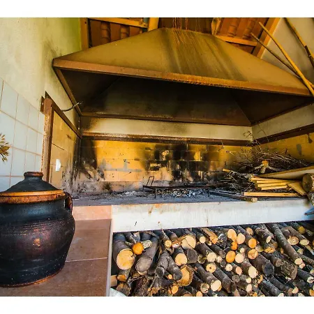 بيت للعطل Mediterranean Countryside Retreat *