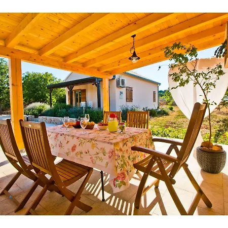 Mediterranean Countryside Retreat Ferienhaus Brstanovo